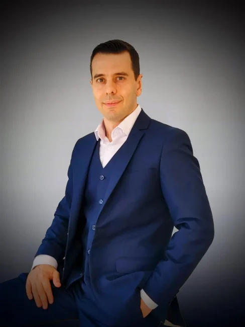 Dr Alexandre Pifer